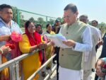 मुख्यमंत्री धामी ने दिए किसानों को खाद उपलब्ध कराने के निर्देश